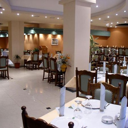 Hotel Rex Tulcea Exterior photo