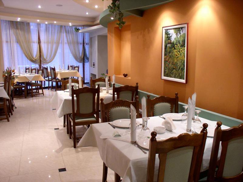Hotel Rex Tulcea Exterior photo
