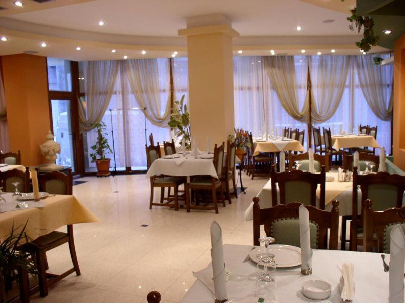 Hotel Rex Tulcea Exterior photo